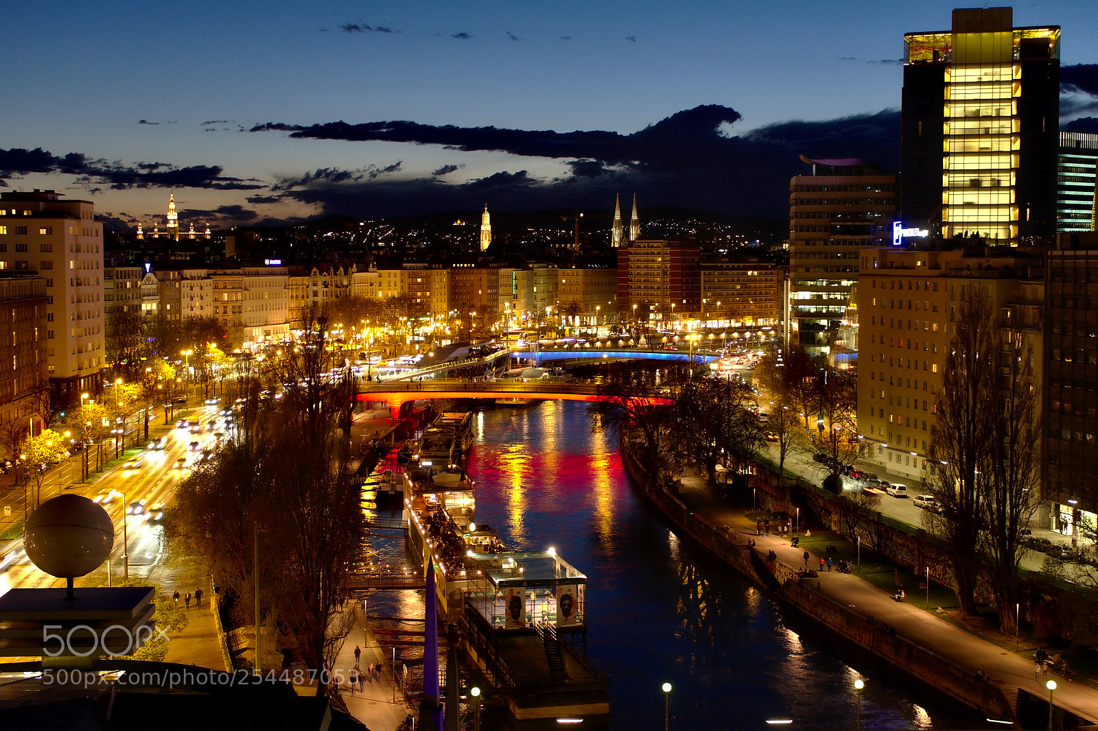 Olympus OM-D E-M10 II sample photo. Big city lights photography