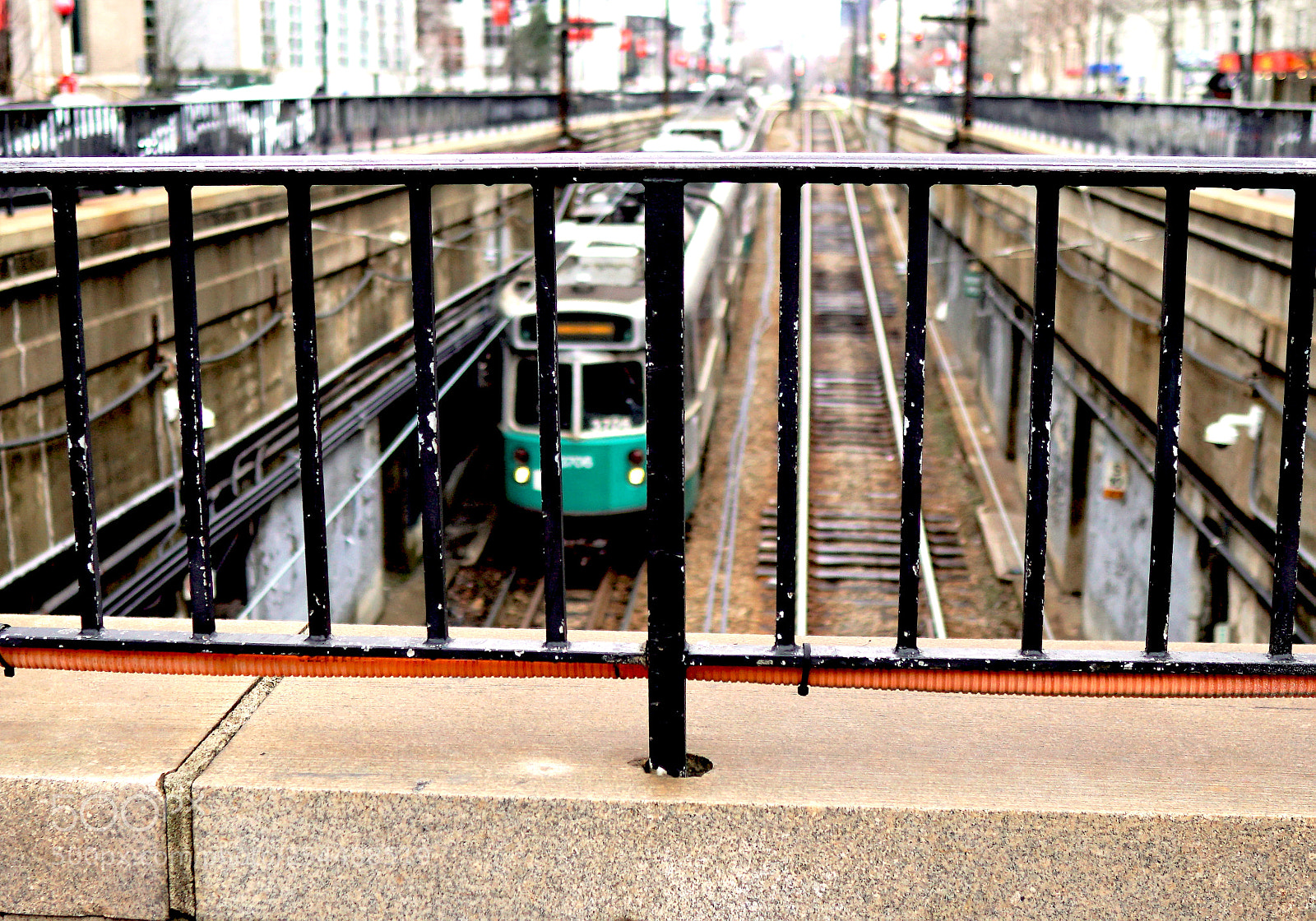 Sony a6500 sample photo. Green line going under photography