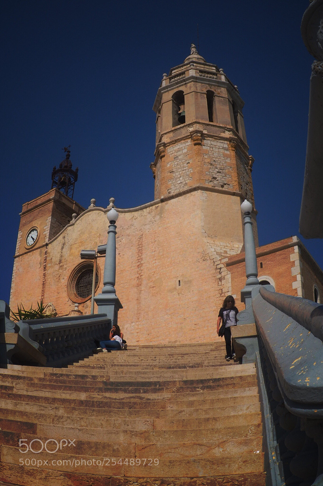 Olympus OM-D E-M10 II sample photo. Barcelona church  photography