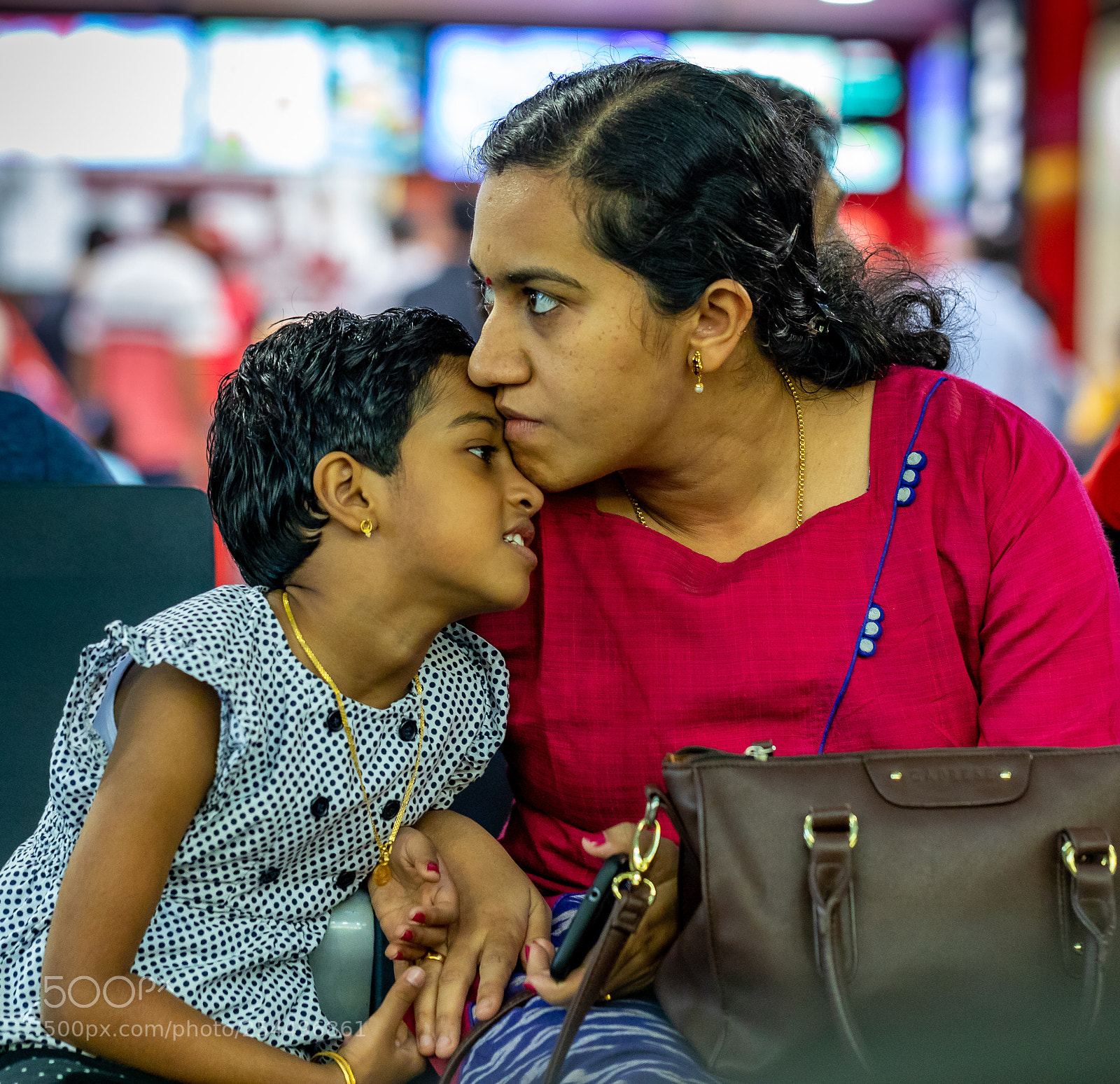 Canon EOS 5D Mark IV sample photo. Mother's love photography