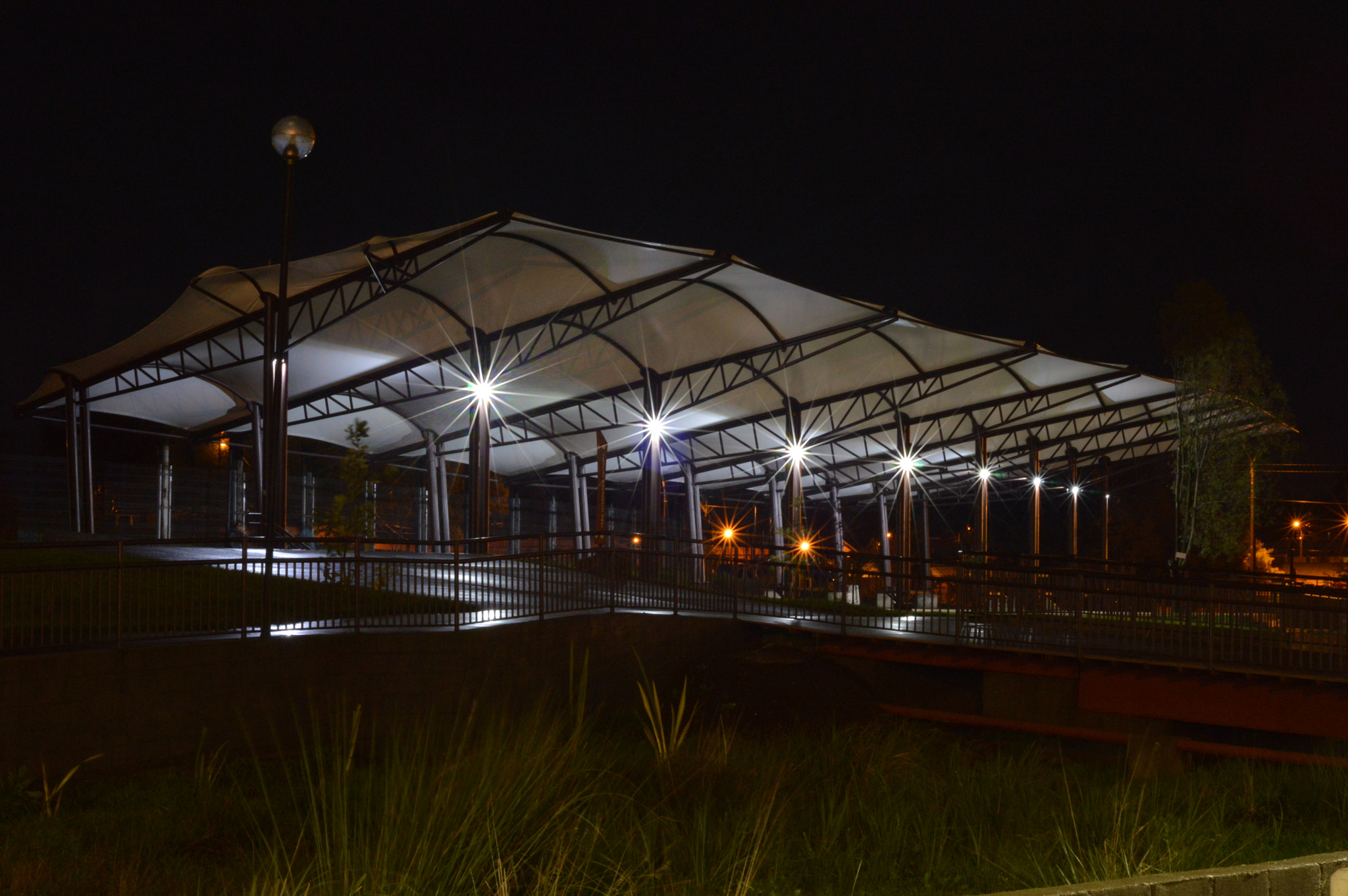 Nikon D3200 + Nikon AF Nikkor 50mm F1.8D sample photo. Building photography