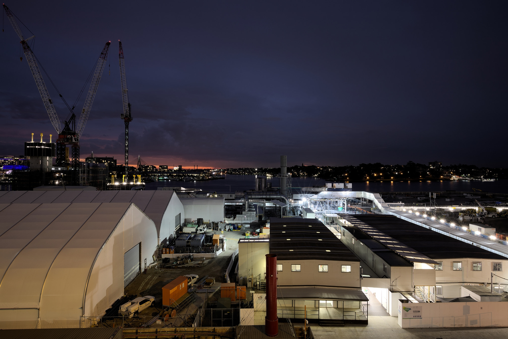 Canon EF 16-35mm F4L IS USM sample photo. Barangaroo construction photography