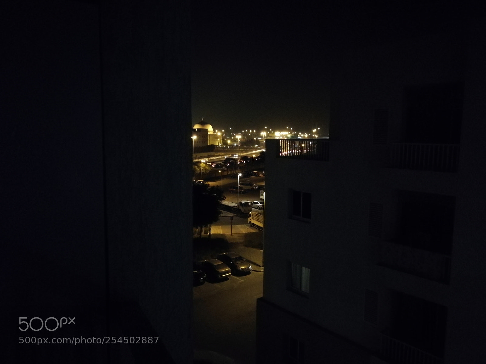 HUAWEI P10 sample photo. Through the narrow view photography