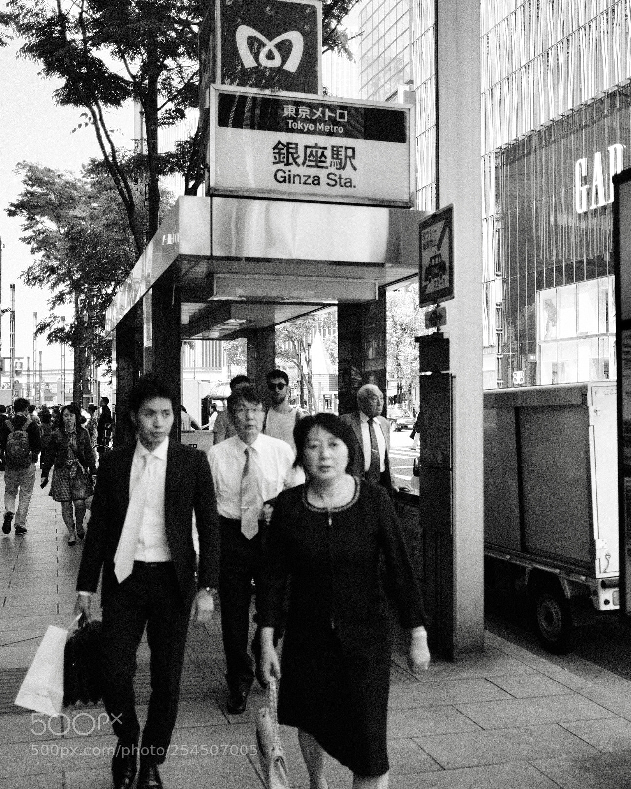 Fujifilm X-Pro2 sample photo. Metro photography
