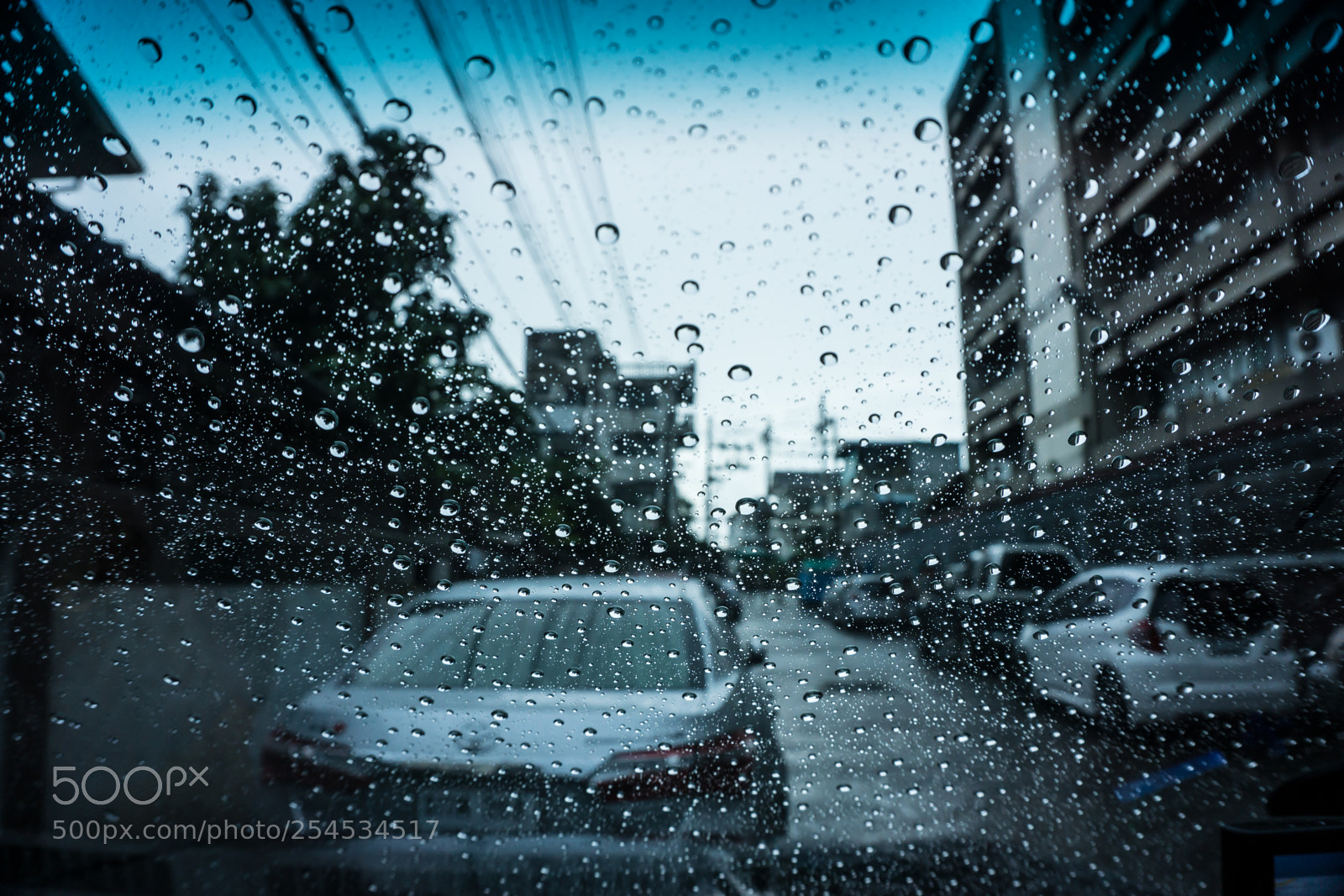 Sony a6000 sample photo. Rain dorplets on car photography