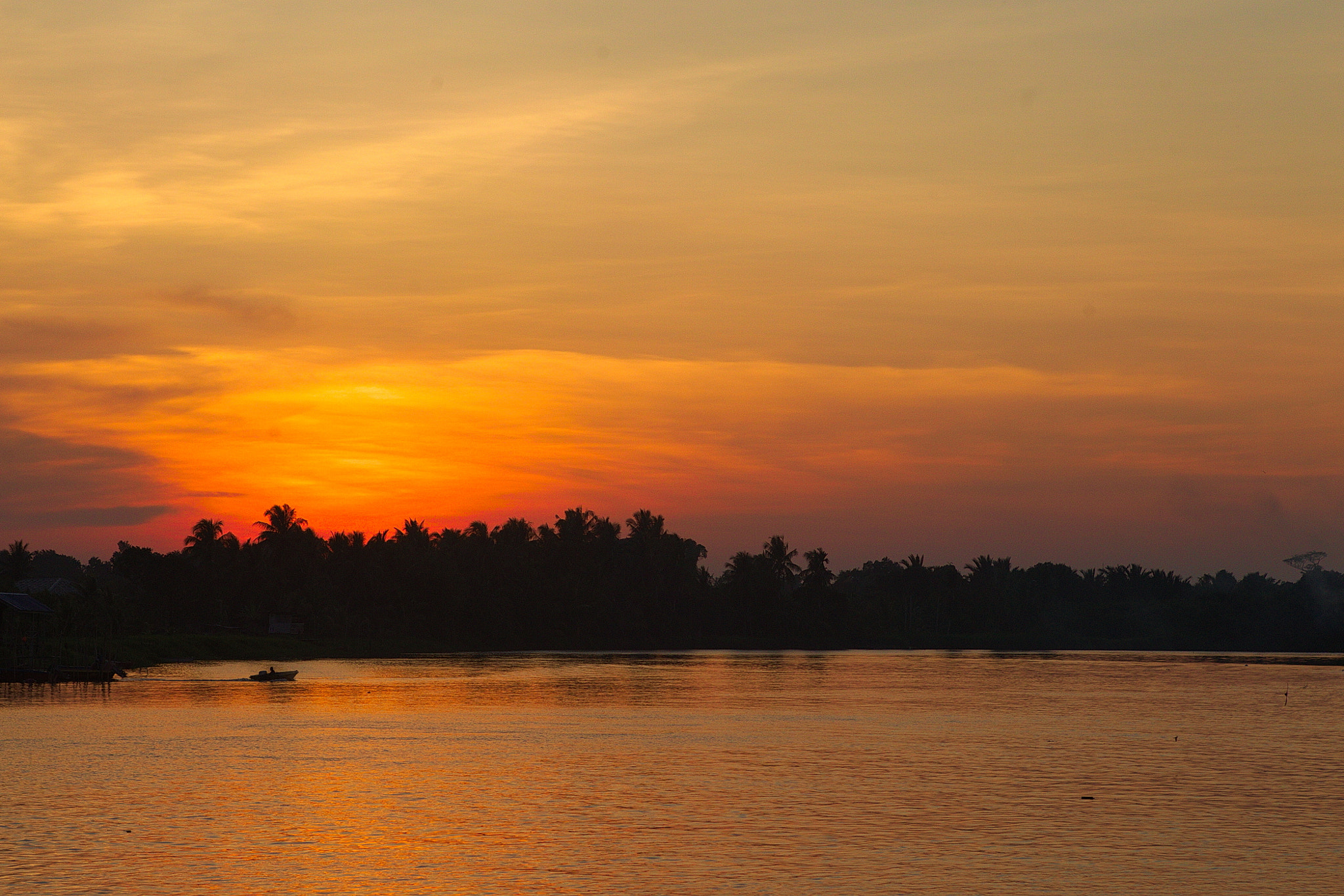 Canon EOS-1D Mark IV sample photo. Sunset in sundar, sarawak photography