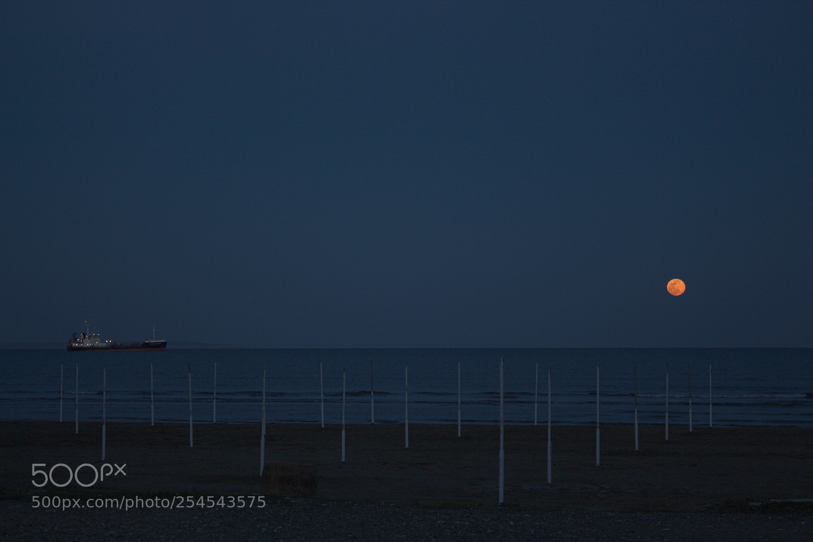 Canon EF-S 18-55mm F3.5-5.6 III sample photo. Beach, boat and moon photography