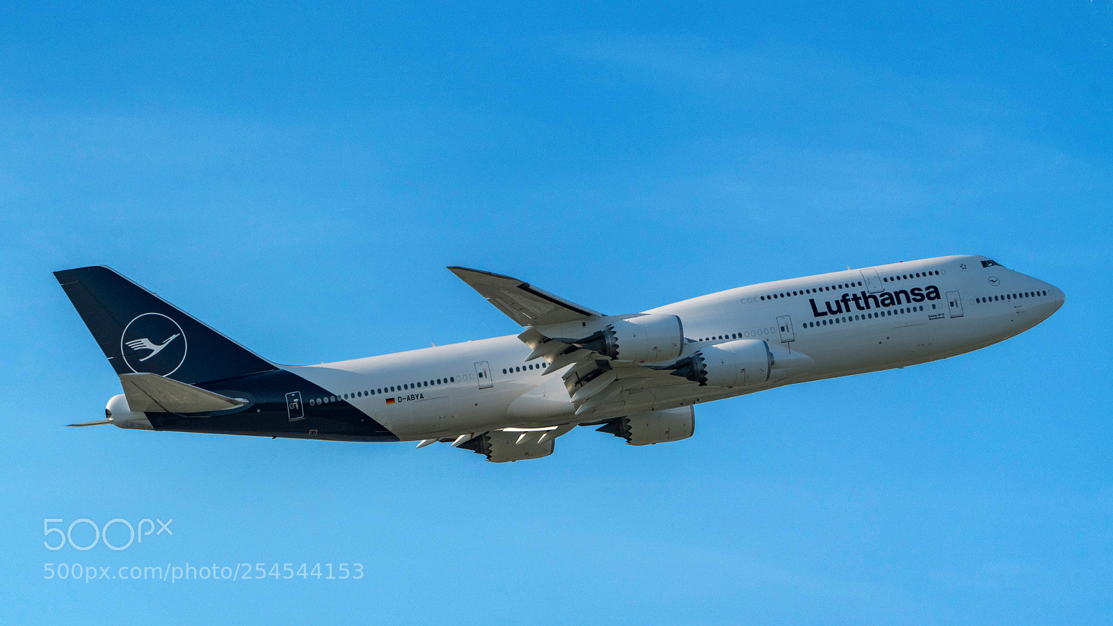 Sony a7R III sample photo. Lufthansa 747-8 d-abya new photography