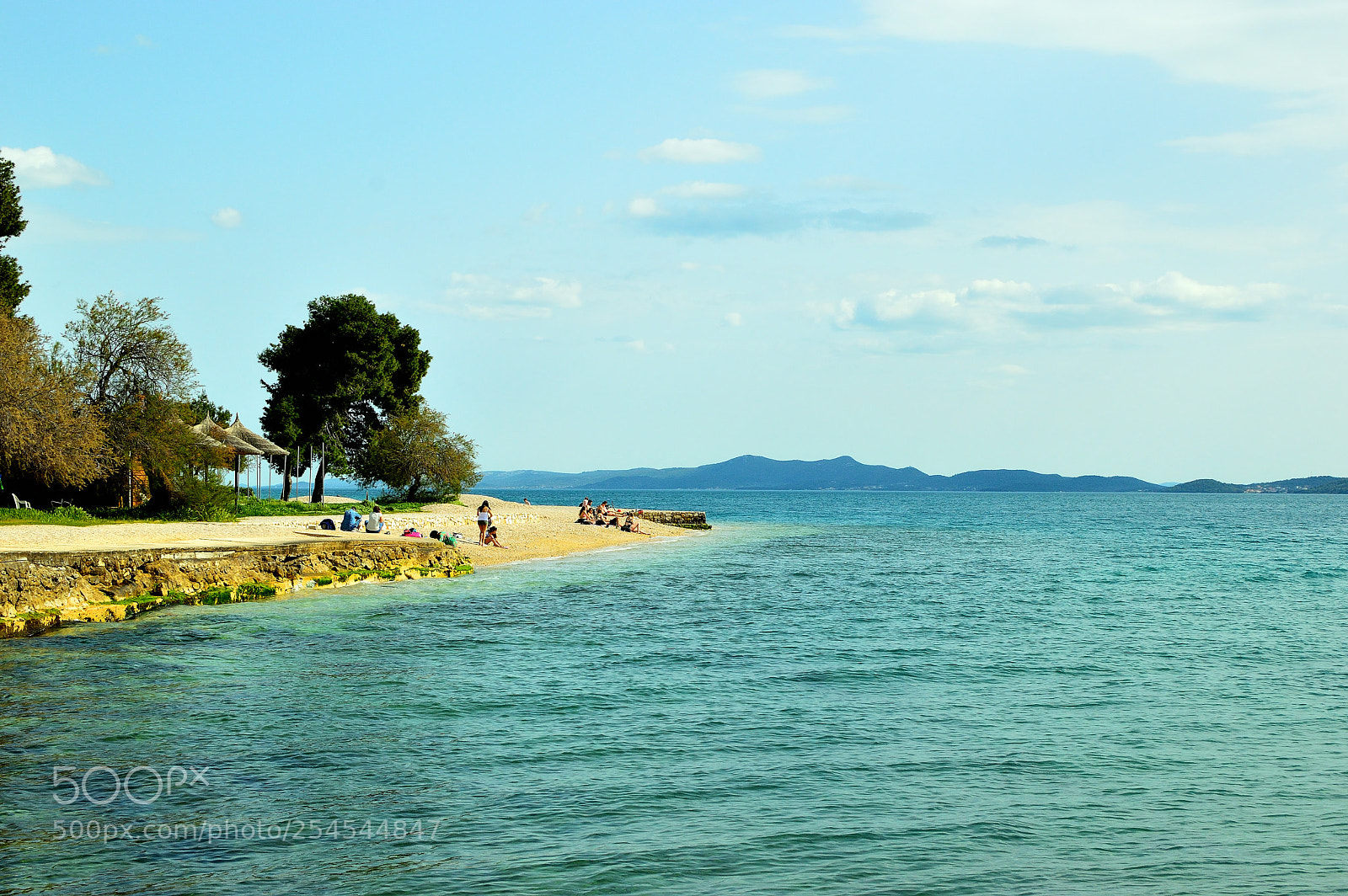 Nikon D3200 + Nikon AF-S DX Nikkor 35mm F1.8G sample photo. Sea beach at zadar photography