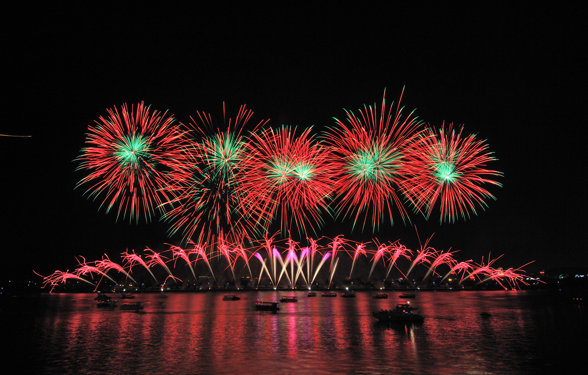 Nikon D2X + Tokina AT-X Pro 12-24mm F4 (IF) DX sample photo. Pro firework show #epicfireworks px photography