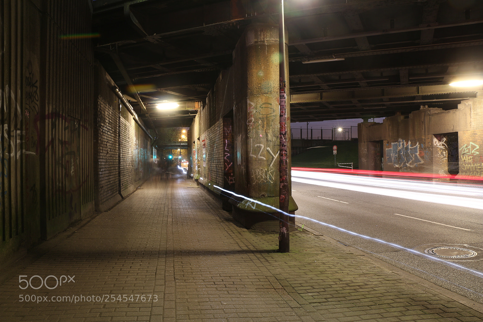Canon EOS 700D (EOS Rebel T5i / EOS Kiss X7i) sample photo. Midnight rushhour photography