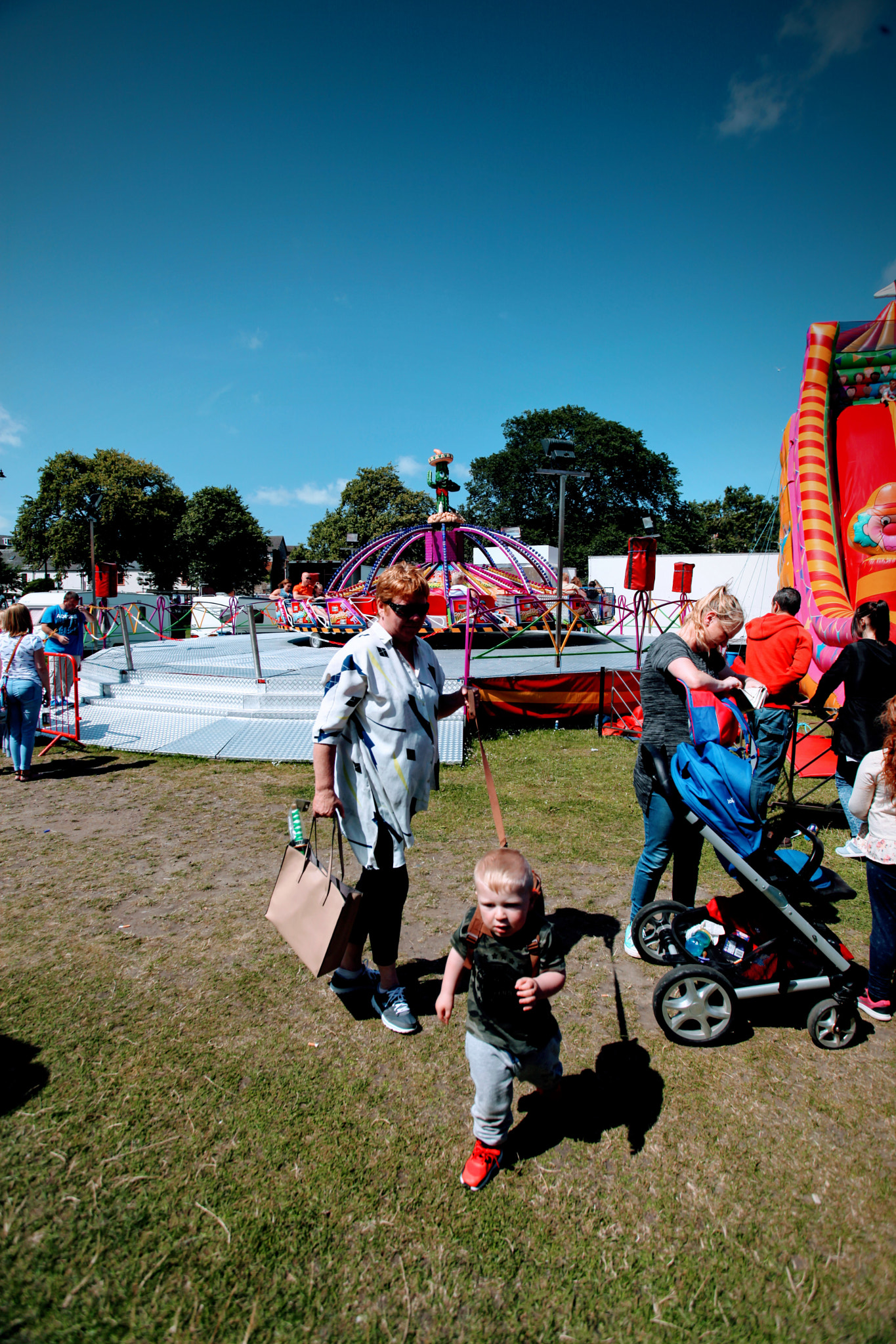 Canon EOS 5D Mark II sample photo. Funfair in forth of firth photography