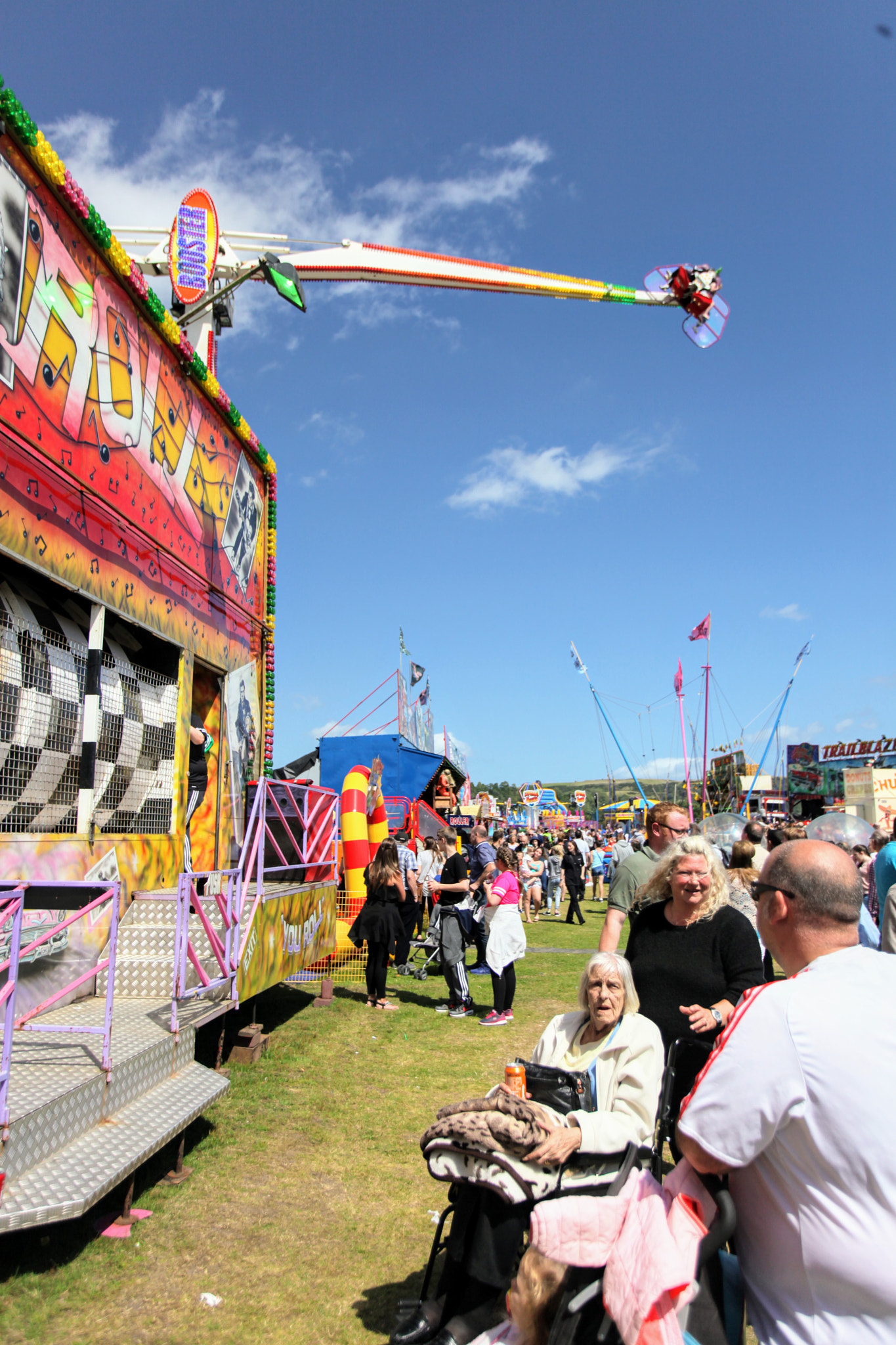 Canon EOS 5D Mark II sample photo. Funfair in forth of firth photography