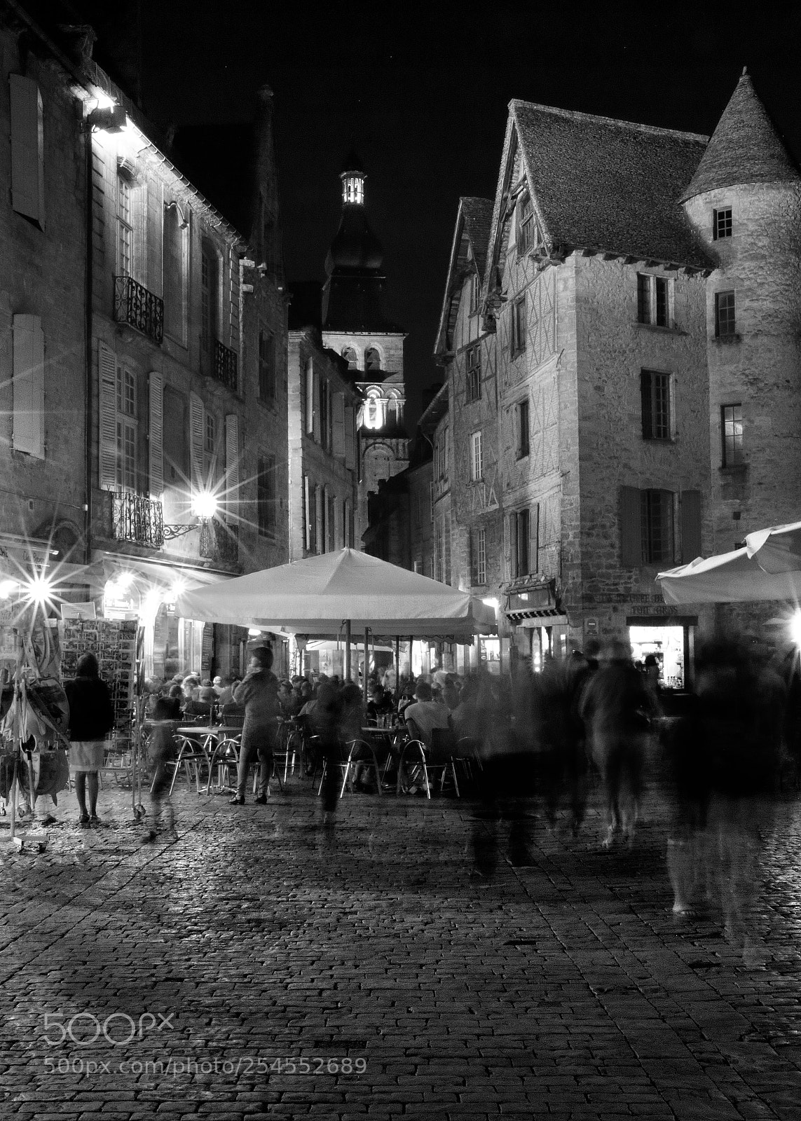 Canon EOS 70D sample photo. Sarlat at night photography