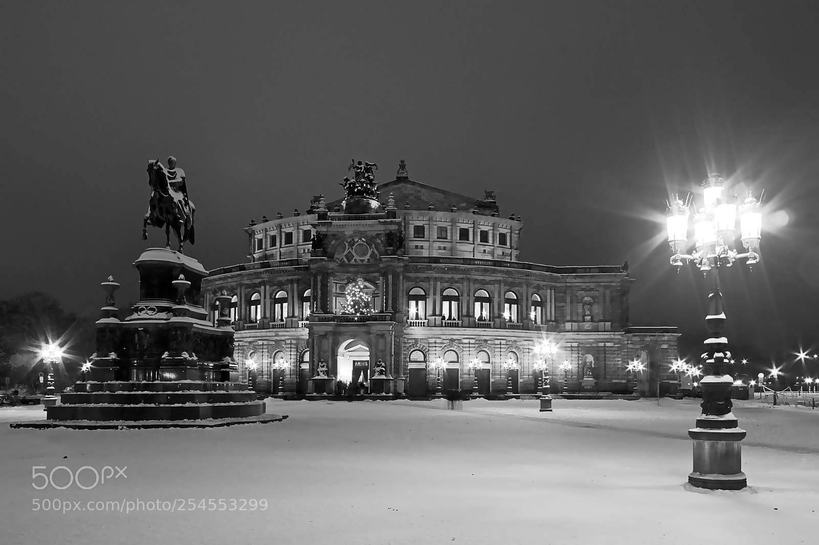 Canon EOS 450D (EOS Rebel XSi / EOS Kiss X2) sample photo. Semperoper dresden photography