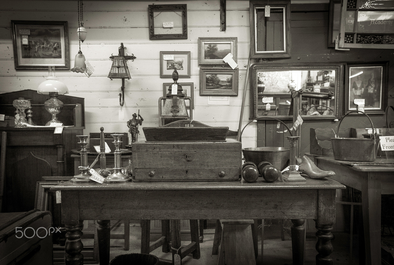 Leica M Monochrom (Typ 246) sample photo. Vintage shop photography