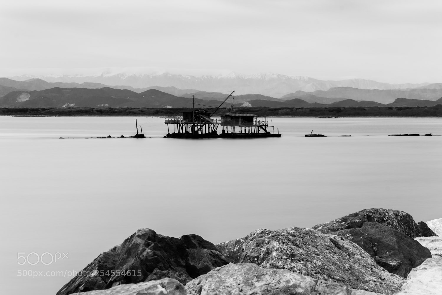 Nikon D5200 sample photo. Le apuane osservano photography