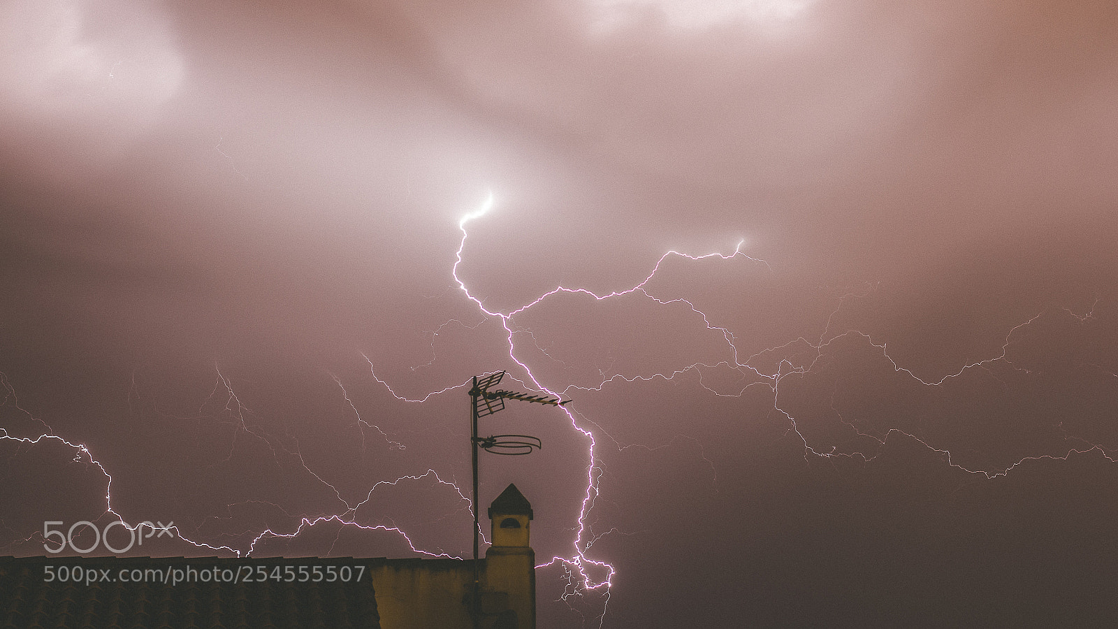 Canon EOS 700D (EOS Rebel T5i / EOS Kiss X7i) sample photo. Mighty power (sevilla) photography