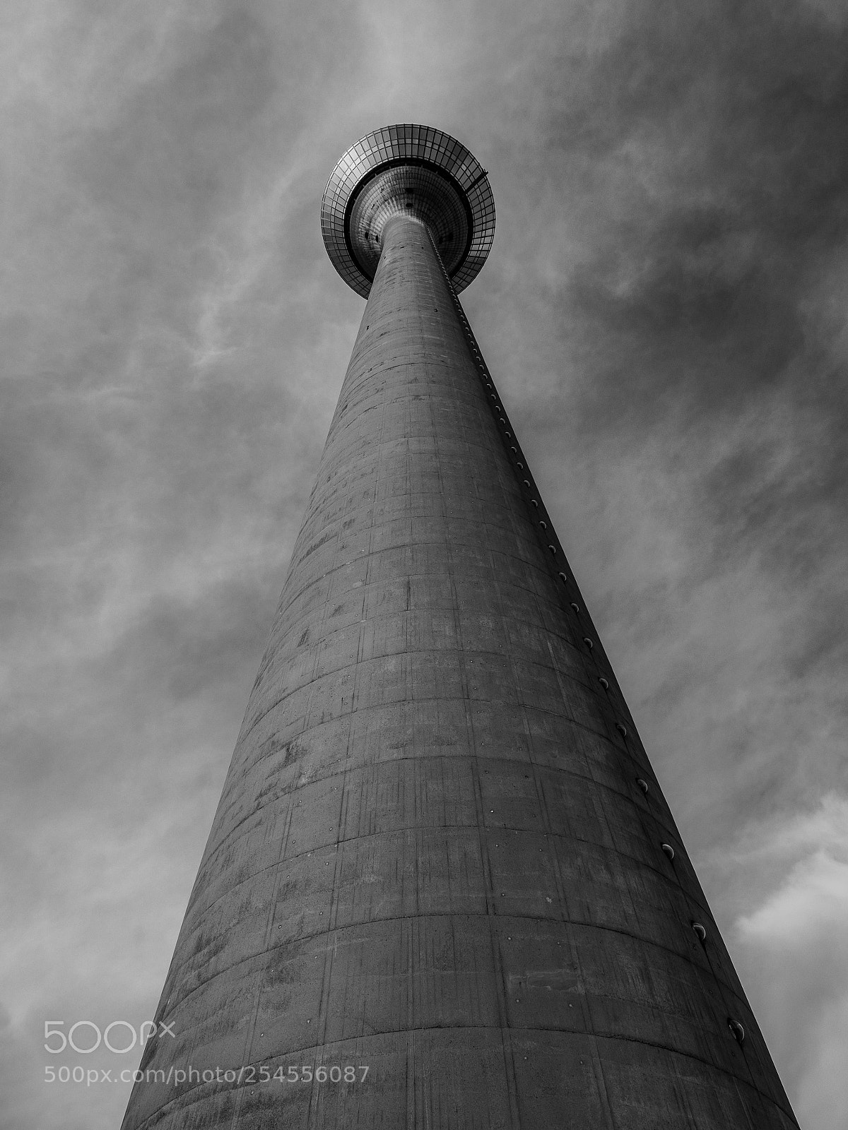 Olympus OM-D E-M1 sample photo. Rheinturm photography