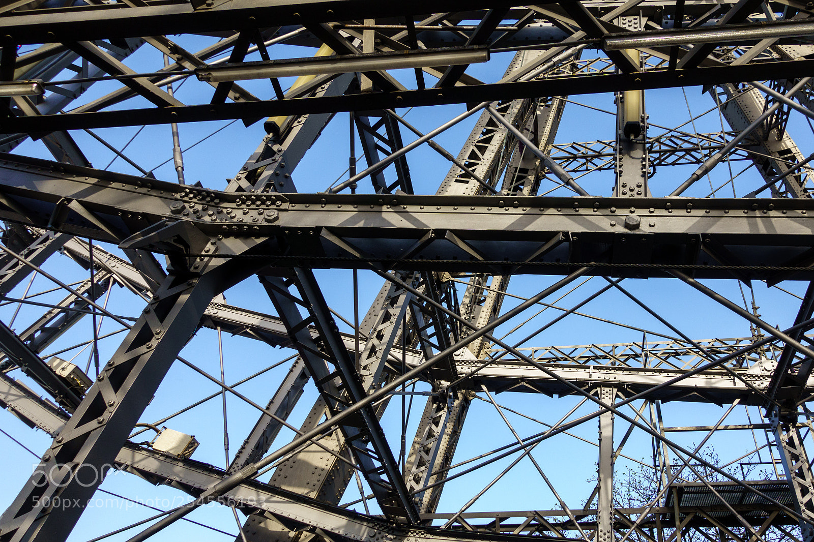 Sony DSC-RX100M5 sample photo. Steel beams structure close-up photography