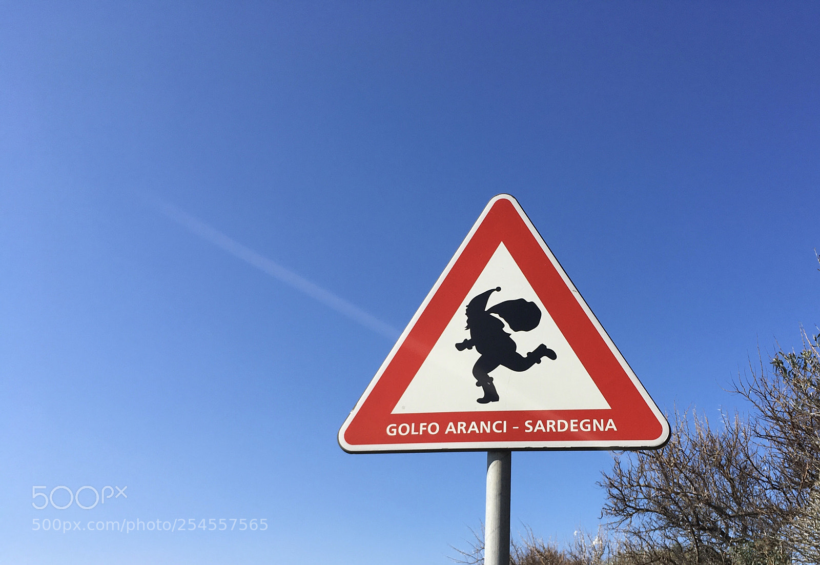Apple iPhone SE sample photo. Street sign photography