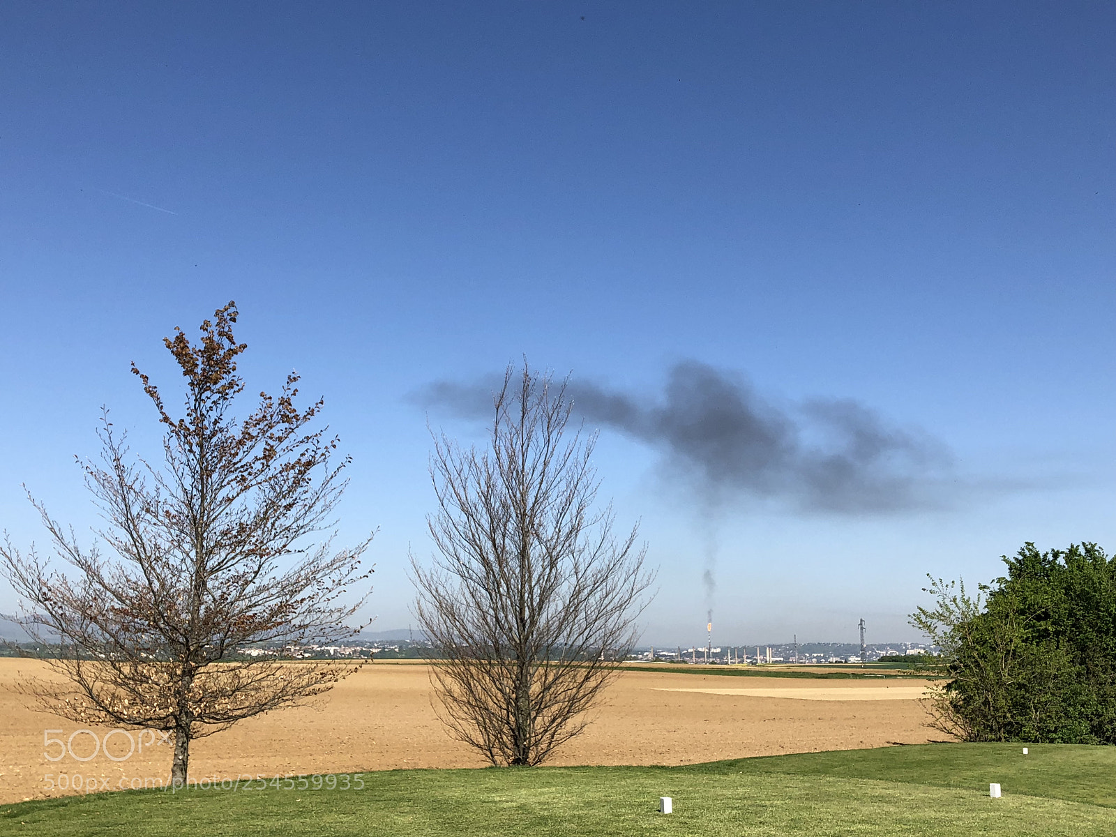 Apple iPhone 8 Plus sample photo. Pollution photography