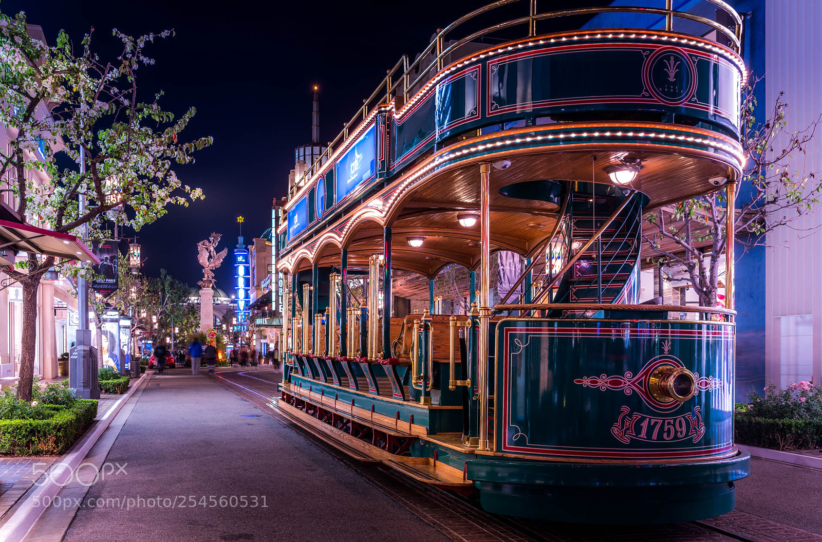 Sony a7R III sample photo. The grove bus photography