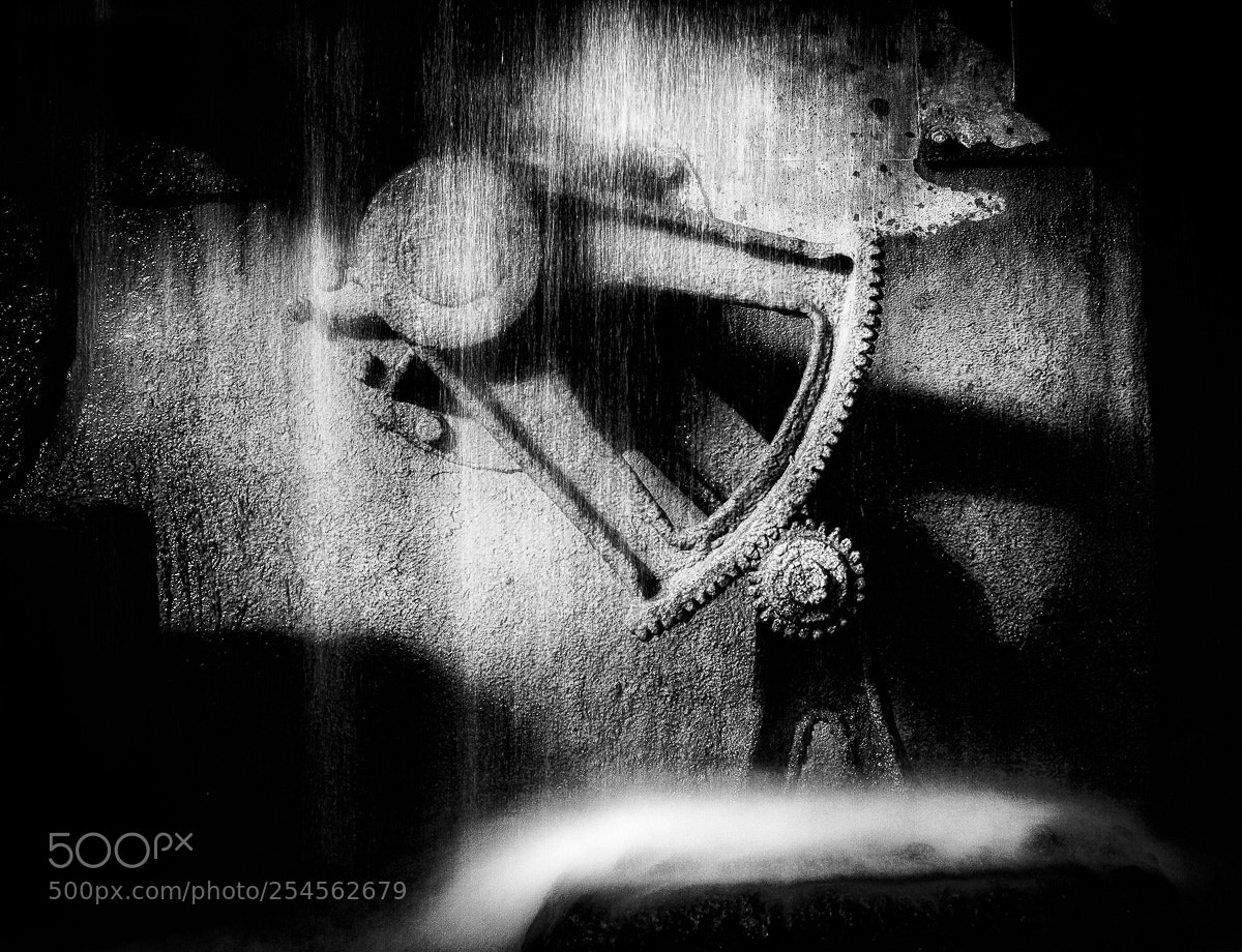 Canon EOS 5D Mark II sample photo. Urban mechanics photography