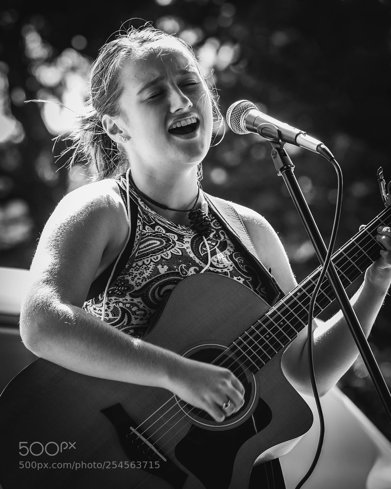 Nikon D610 sample photo. Street song photography