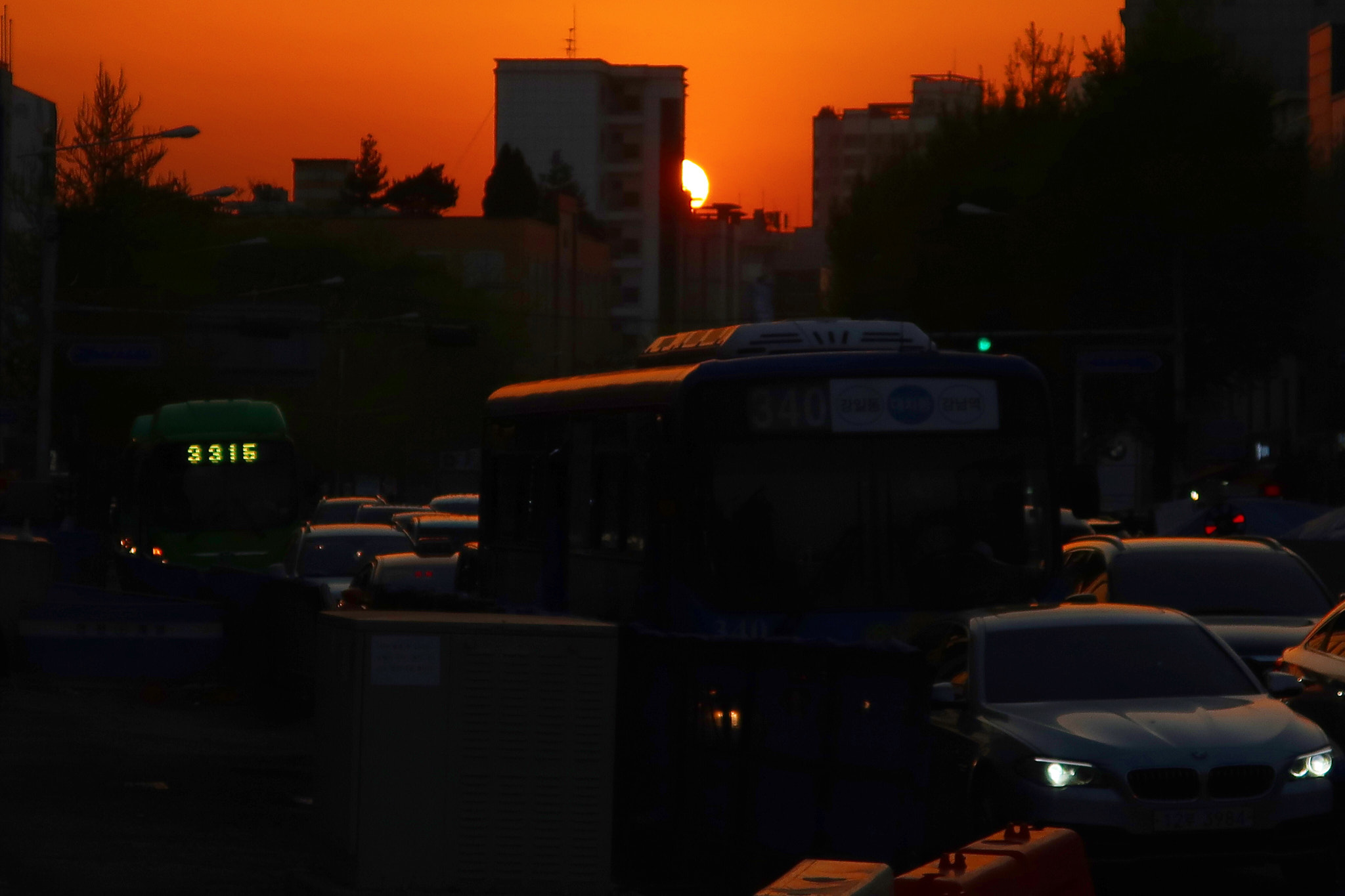 Canon PowerShot G9 X Mark II sample photo. Sunset streetshot  photography