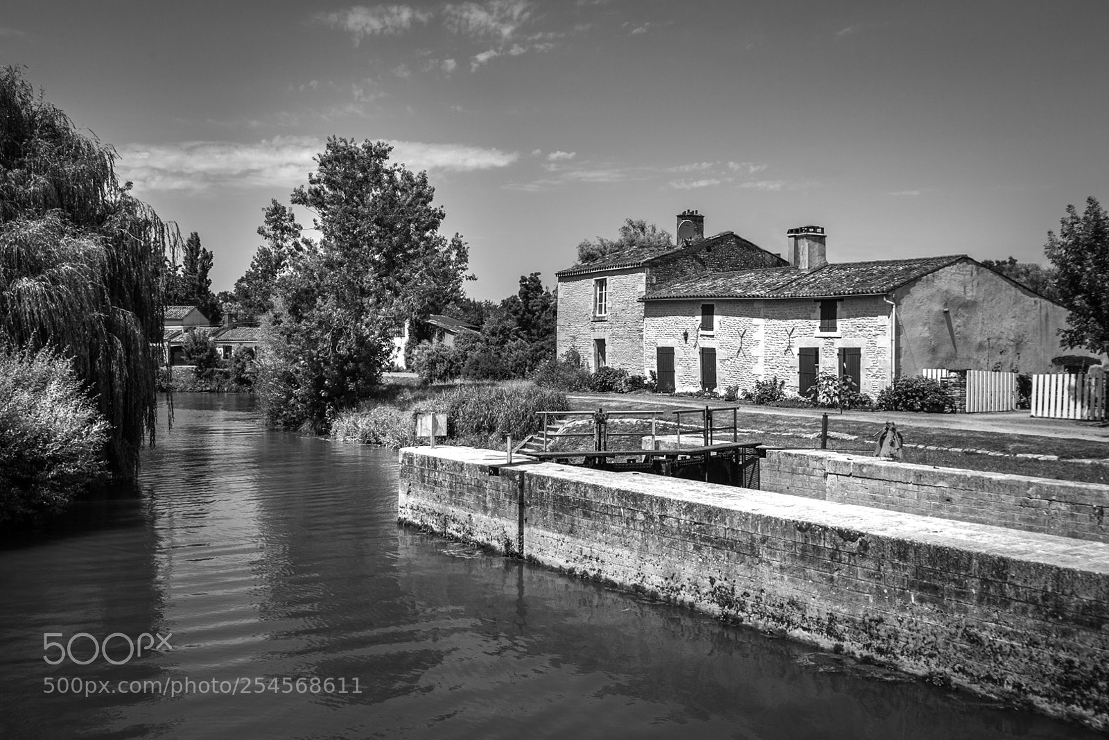 Canon EOS-1D Mark II sample photo. House and channel in photography