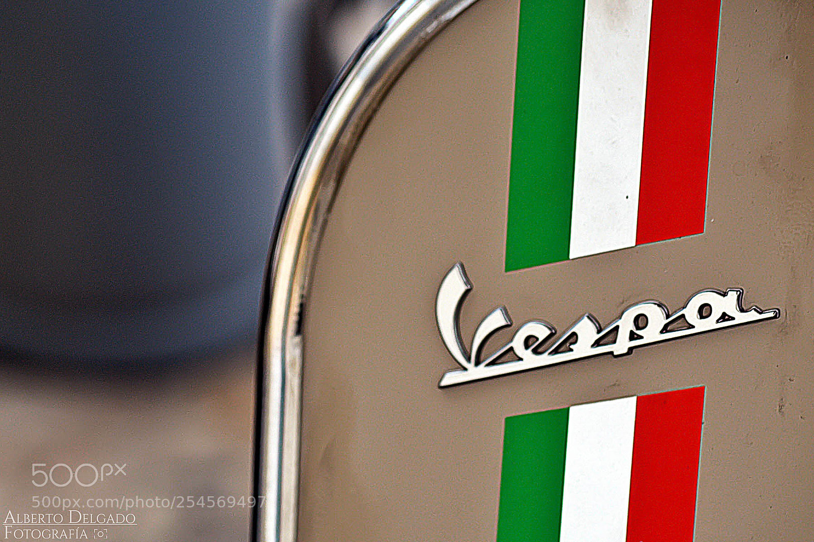 Canon EOS 1200D (EOS Rebel T5 / EOS Kiss X70 / EOS Hi) sample photo. Vespa photography