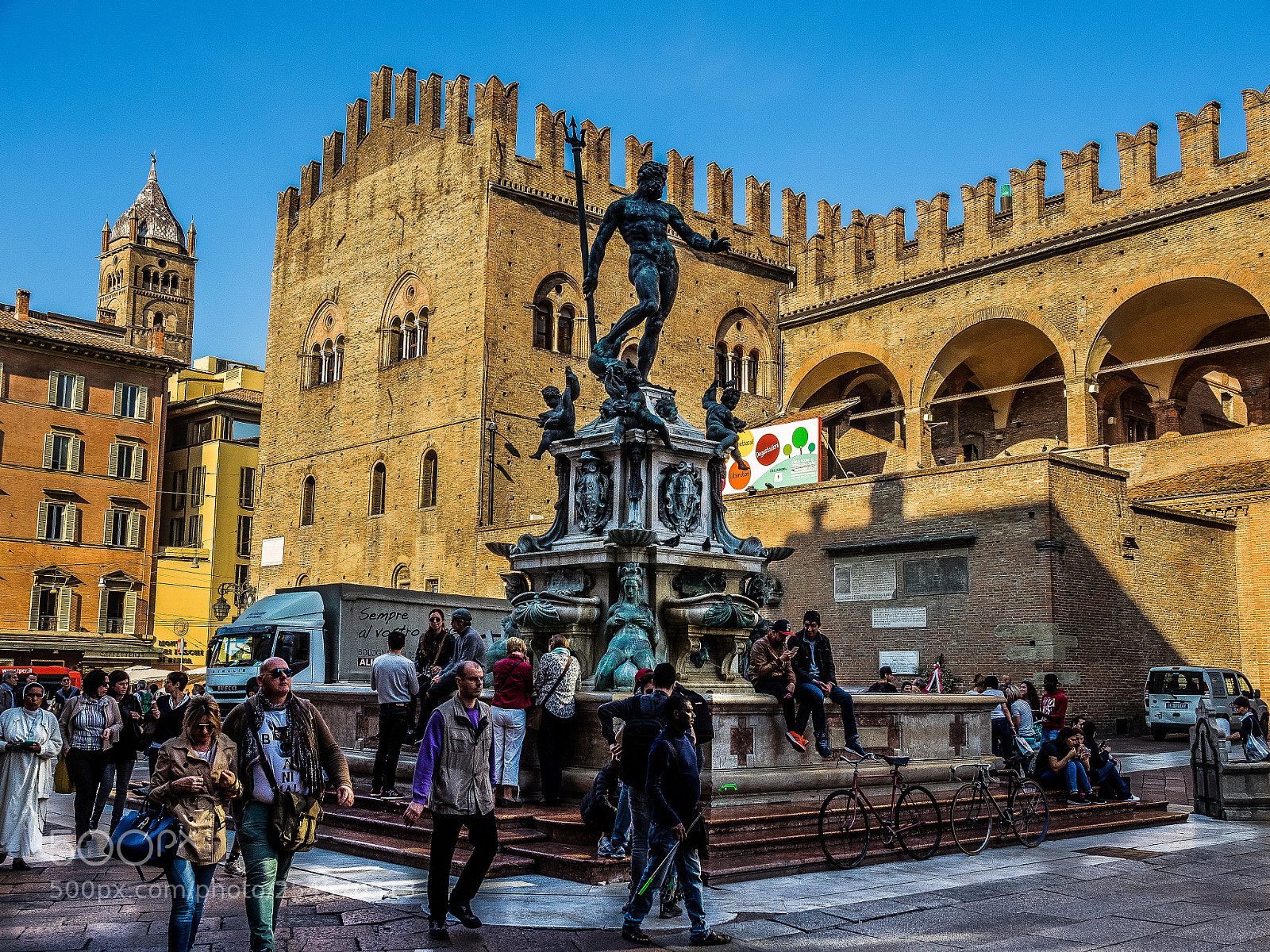 Olympus OM-D E-M1 sample photo. Bologna photography
