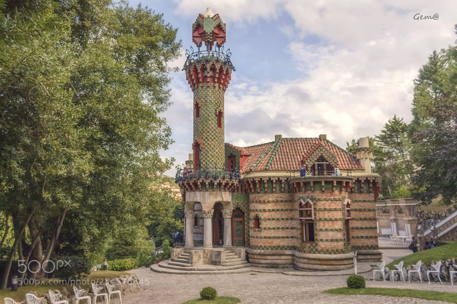 Canon EOS 1100D (EOS Rebel T3 / EOS Kiss X50) sample photo. El capricho by gaudí photography