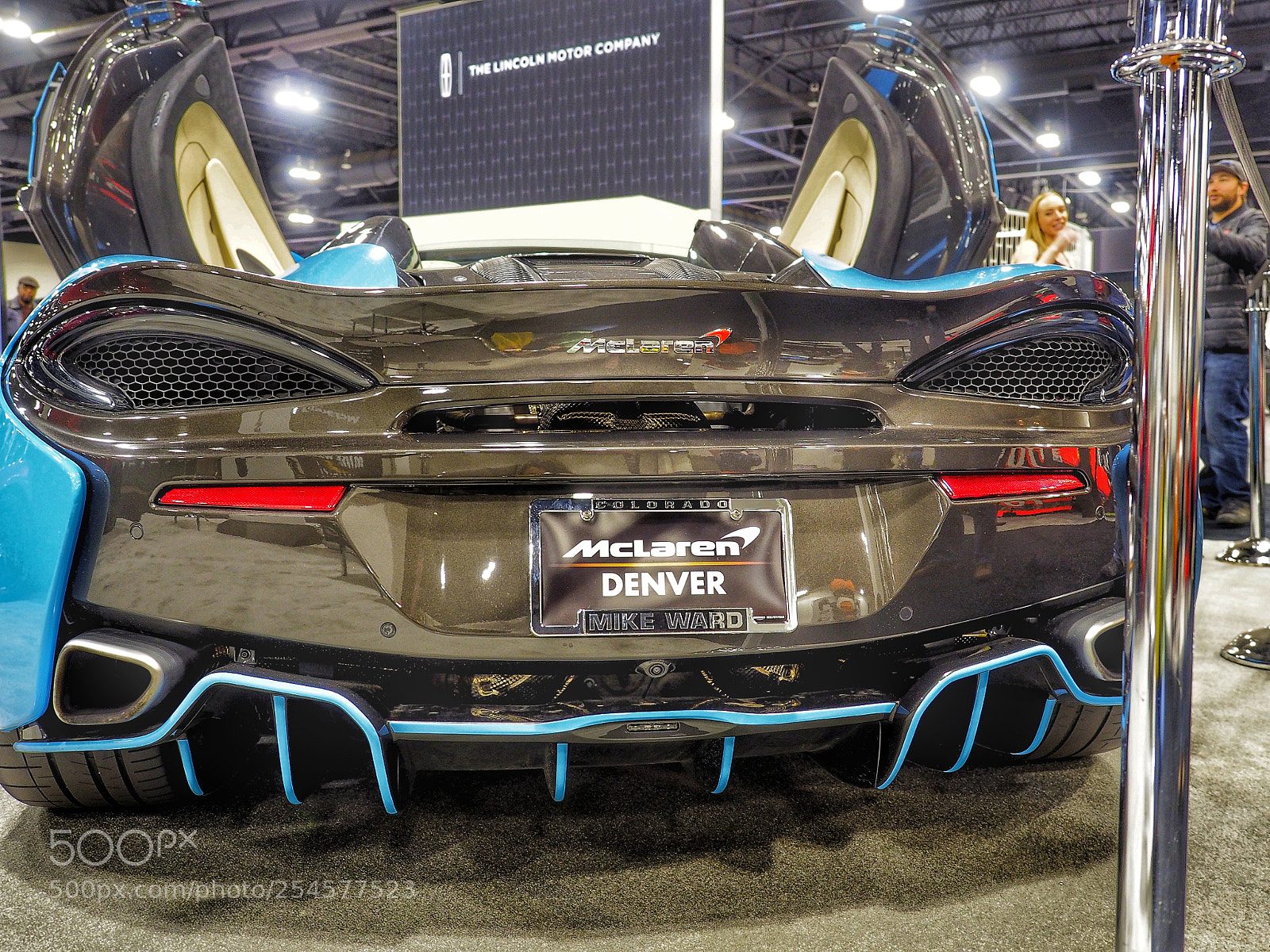 Olympus OM-D E-M10 II sample photo. Denver auto show convention photography