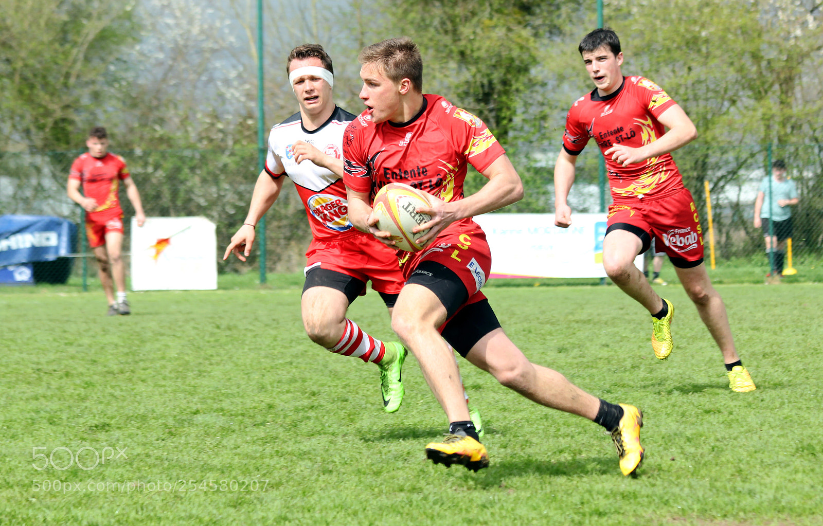 Canon EOS 550D (EOS Rebel T2i / EOS Kiss X4) sample photo. Rugby photography