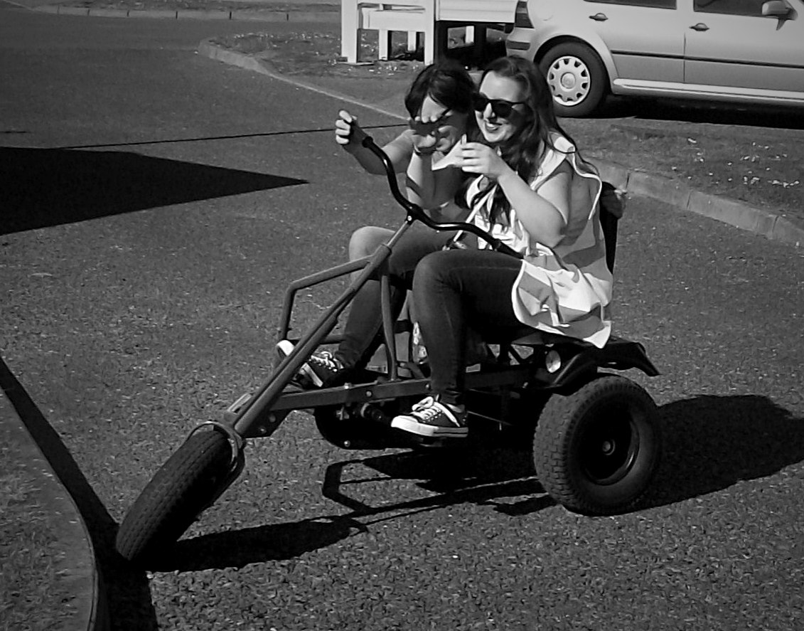 Fujifilm FinePix S1730 sample photo. 22/04/2017 drivers?...porthcawl photography