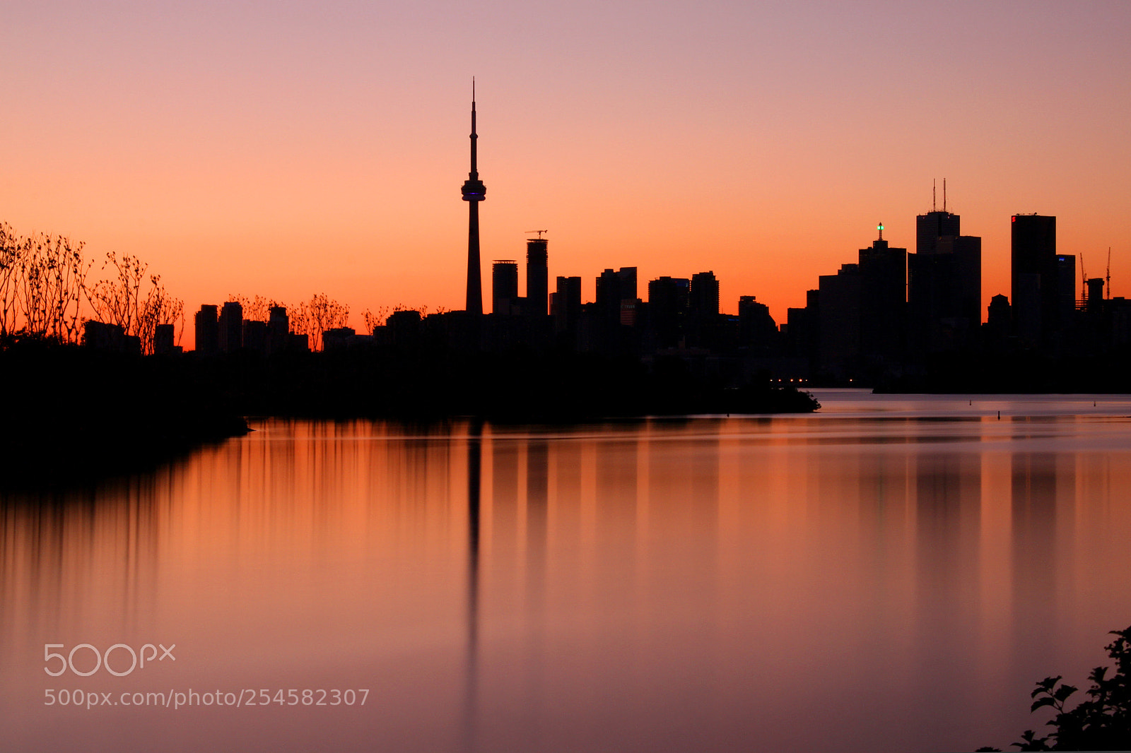 Canon EOS 500D (EOS Rebel T1i / EOS Kiss X3) sample photo. Toronto sunset photography