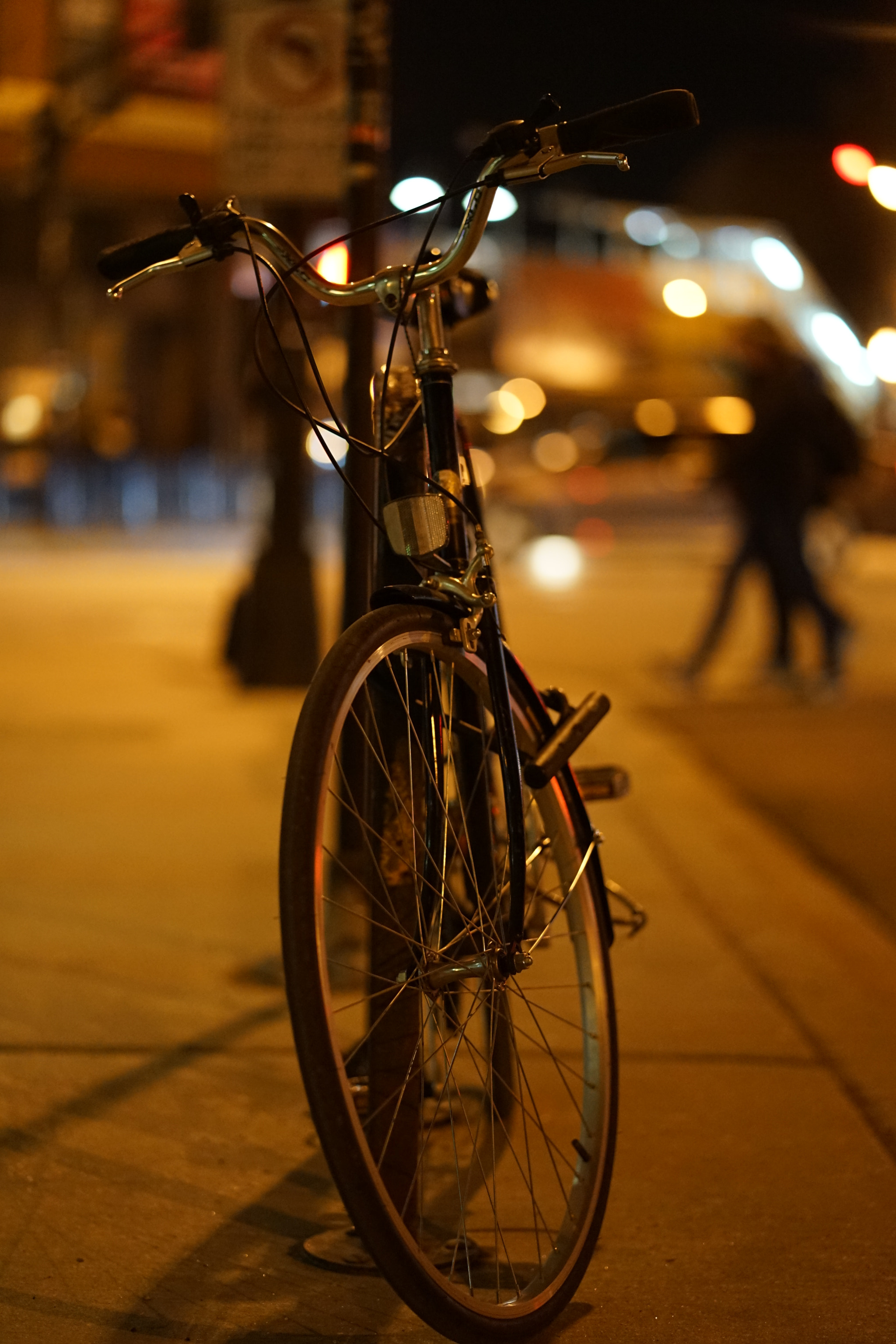 Sony a7 II + ZEISS Batis 85mm F1.8 sample photo. Chicago street photography