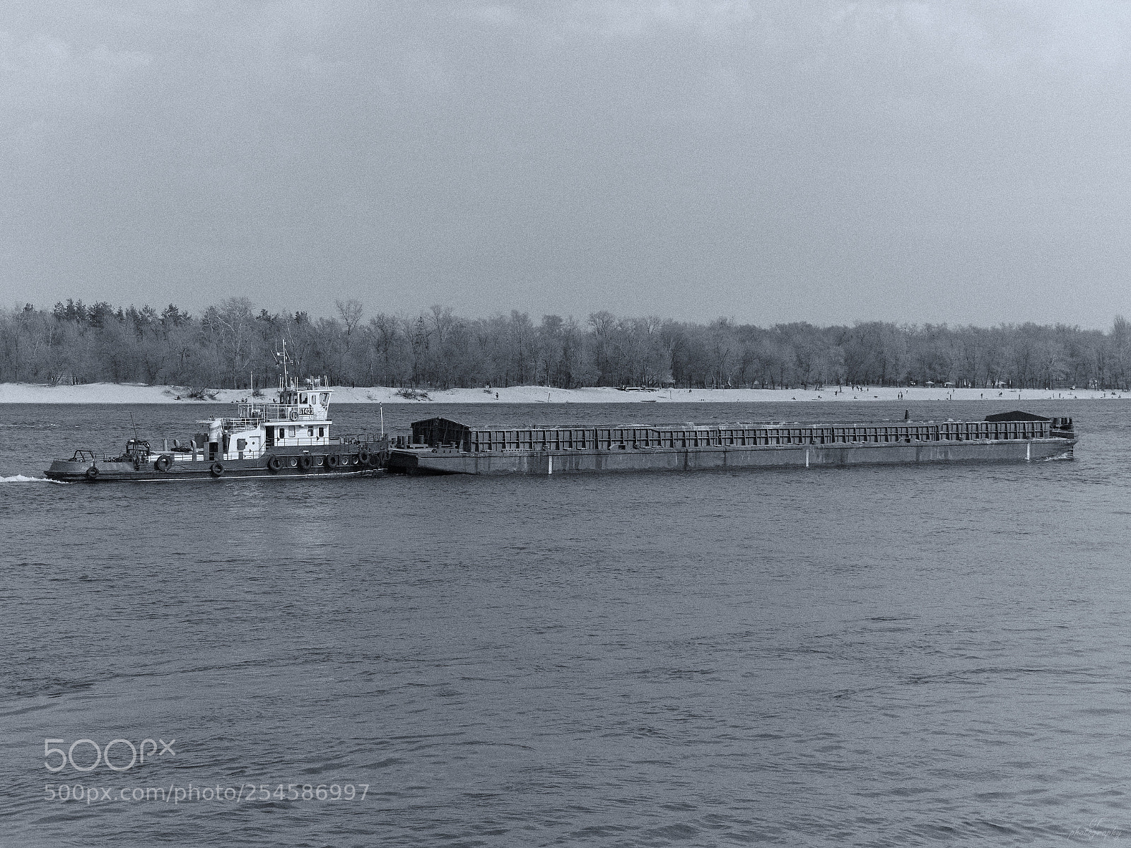 Panasonic Lumix DC-GH5 sample photo. On the river photography