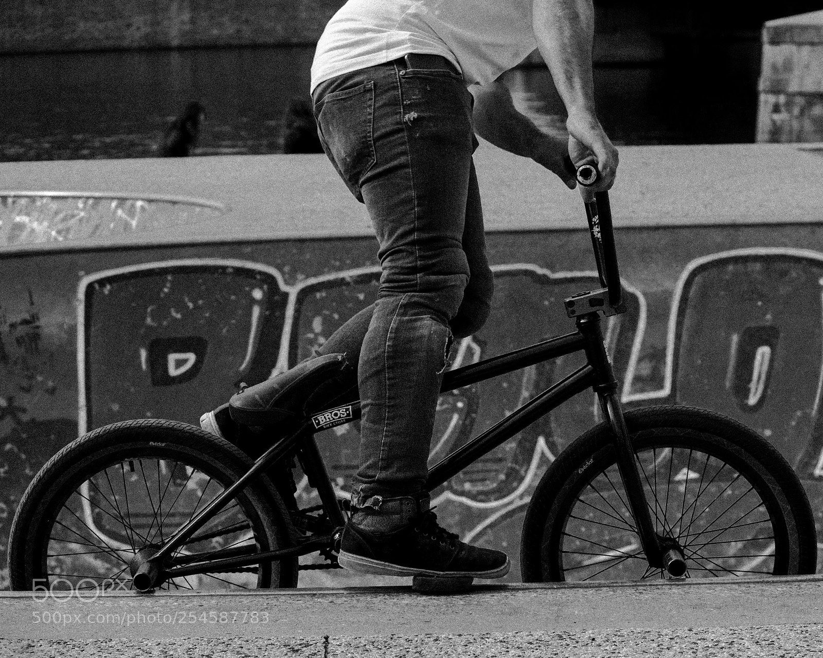Canon EOS 100D (EOS Rebel SL1 / EOS Kiss X7) sample photo. Grind photography