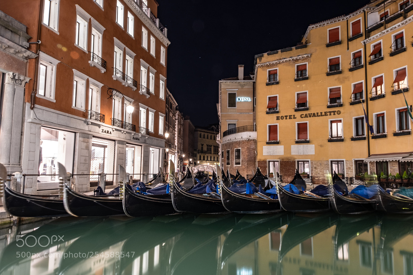 Fujifilm X-T2 sample photo. Gondolas, venezia photography