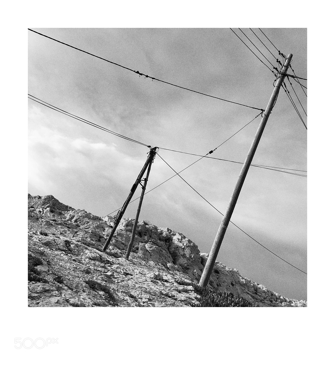 Apple iPhone SE sample photo. Marseille lines photography