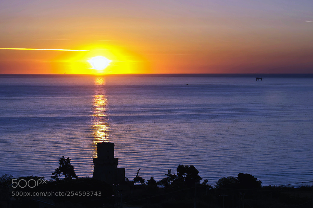 Nikon D5000 sample photo. Sunrise at the tower photography