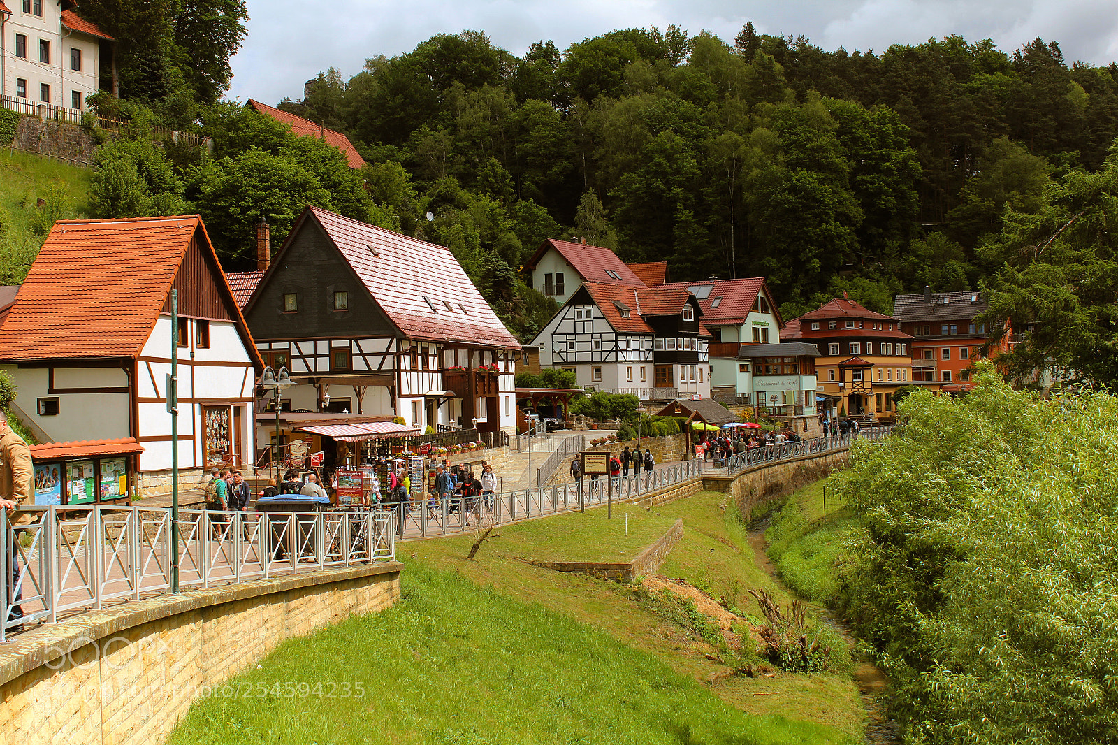 Canon EOS 1200D (EOS Rebel T5 / EOS Kiss X70 / EOS Hi) sample photo. Saxon switzerland town photography