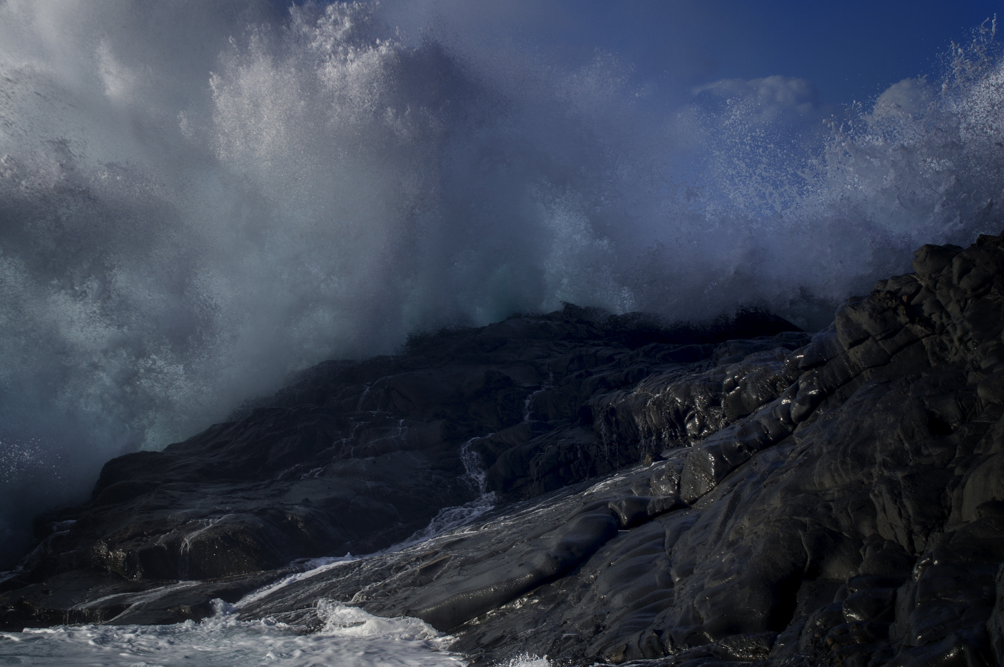 Sony SLT-A35 sample photo. Agua y rocas photography