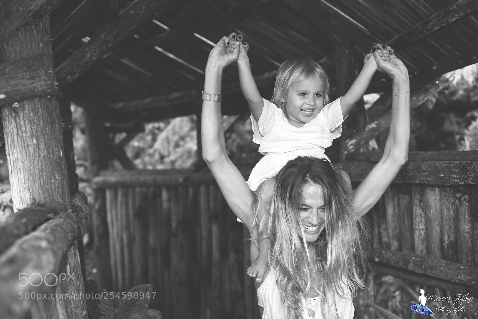 Nikon D810 sample photo. Mum and daughter photography