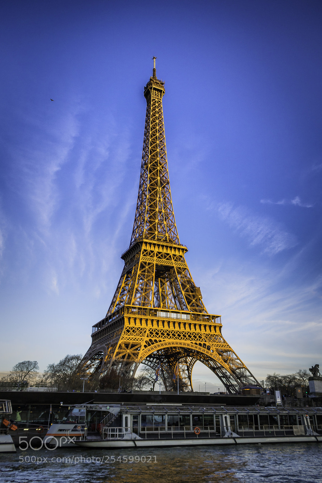Canon EOS 750D (EOS Rebel T6i / EOS Kiss X8i) sample photo. Eiffel tower photography