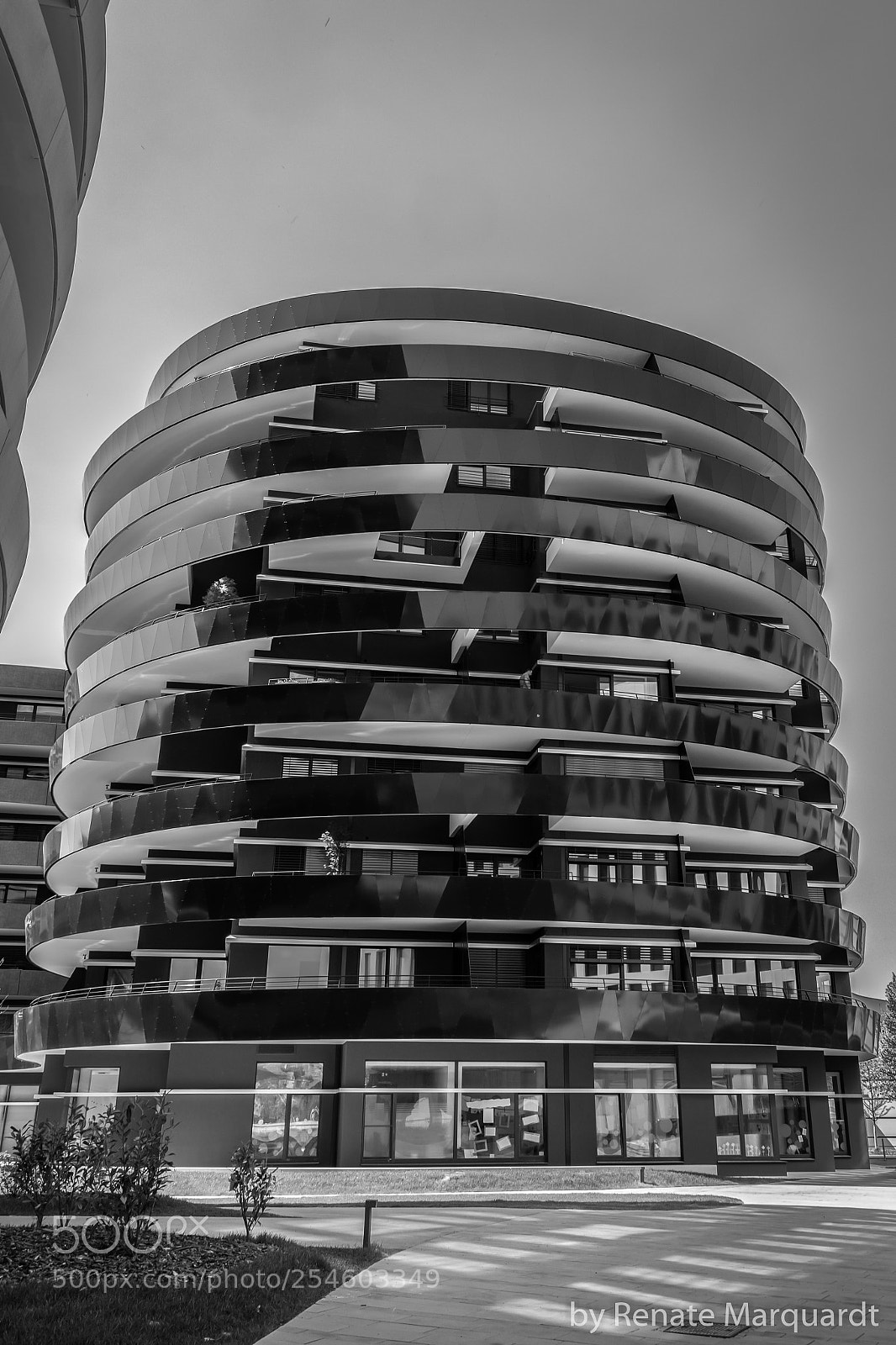 Canon EOS 7D Mark II sample photo. Moderne architektur in wien..... photography