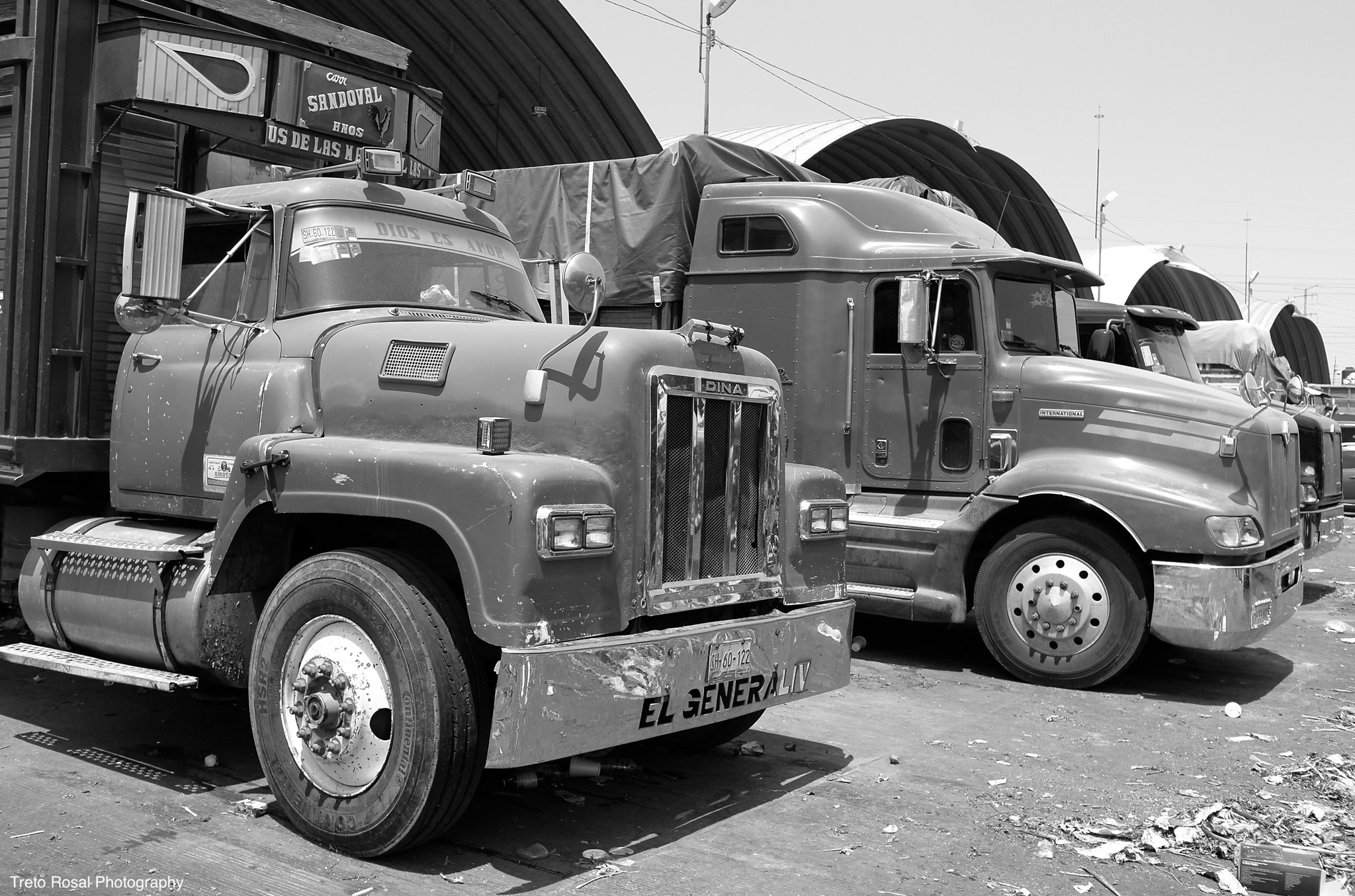 Leica X2 sample photo. Truck binomiun photography